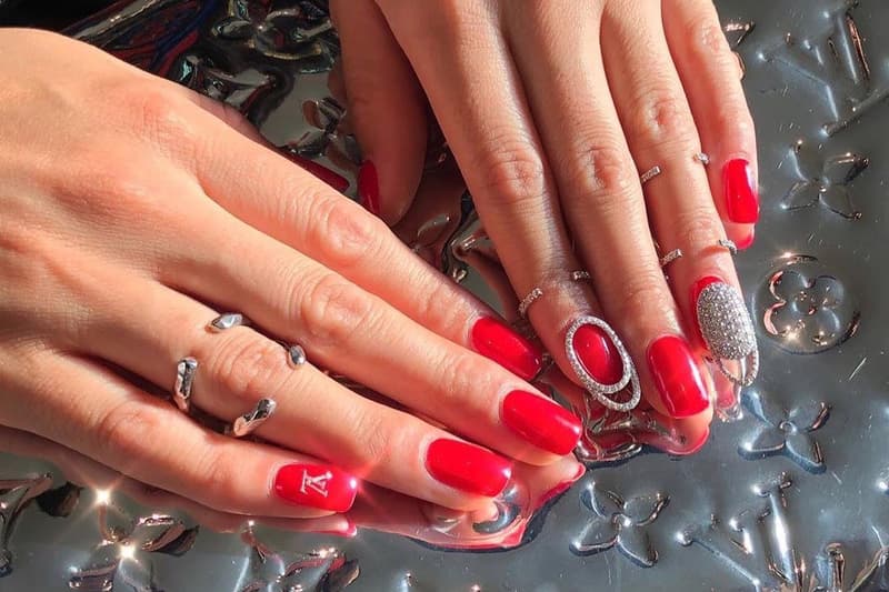 Best Holiday Themed Nail Art Manicures Festive Season Christmas Beauty Glitter Gems Red Gold Nail Ideas Inspiration